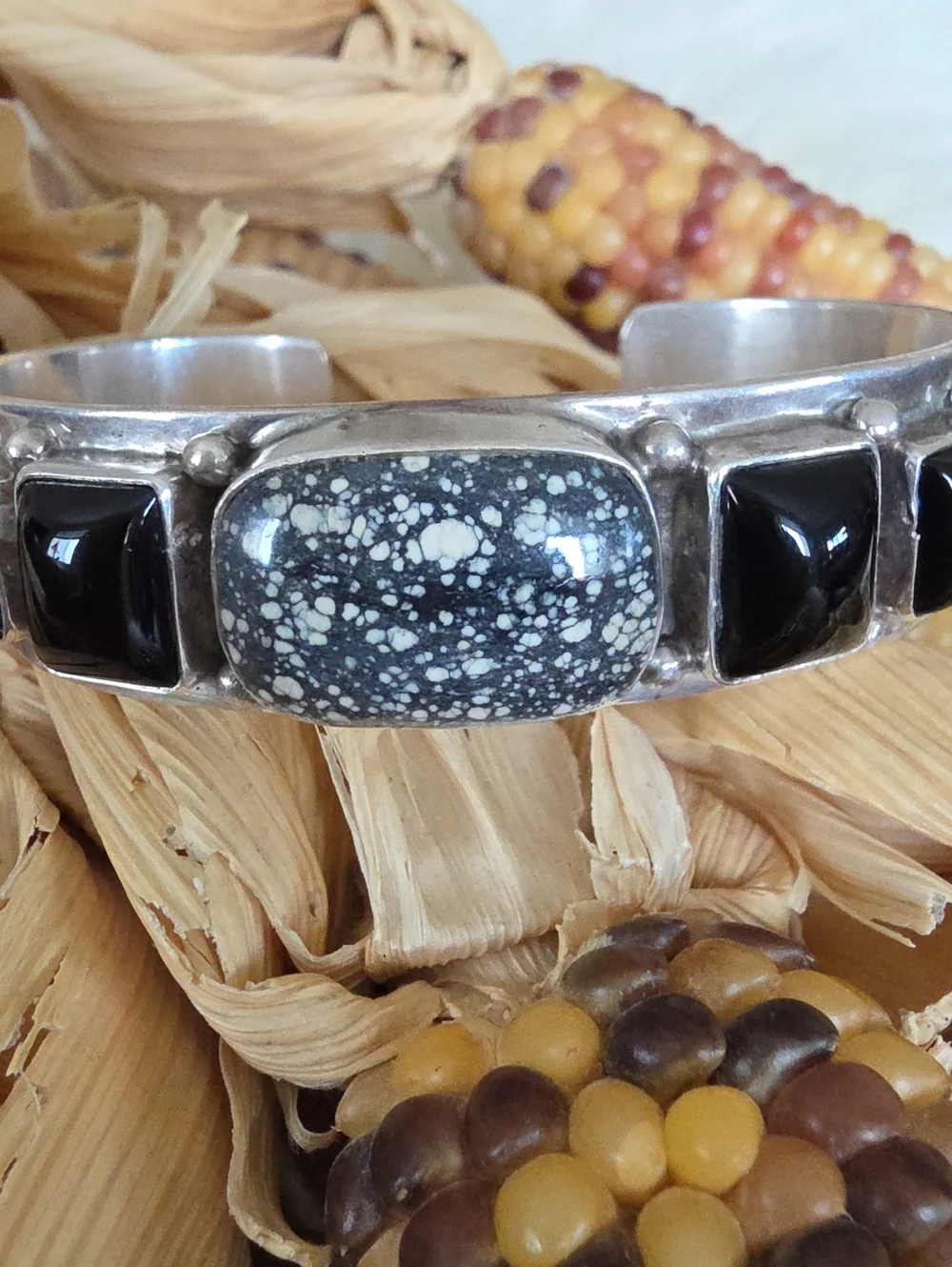 Stunning Native American Navajo New Lander Turquoise & Onyx Vintage Cuff 🖤🩶🎁